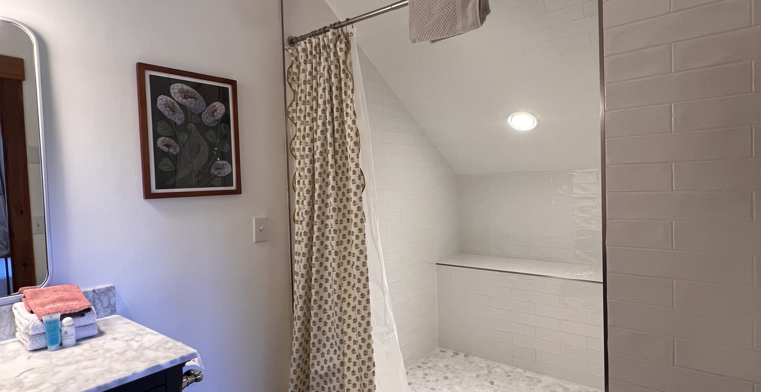 Bathroom of the Raspberry Hill vacation cabin