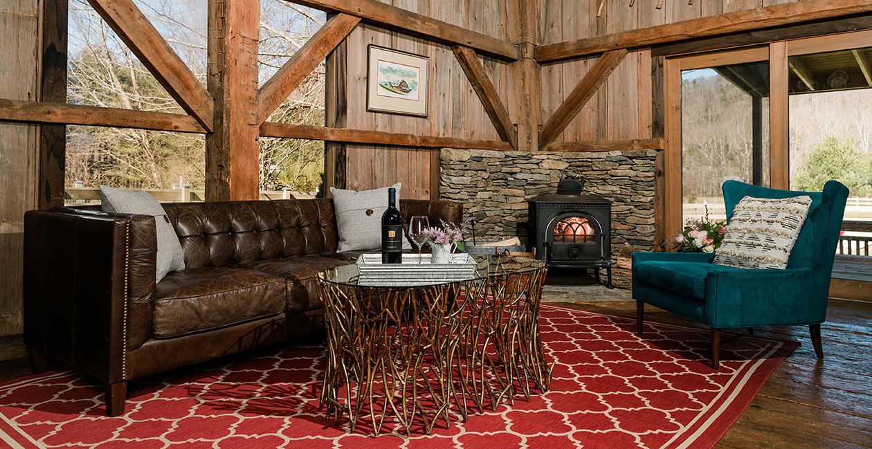 Sitting area with fireplace