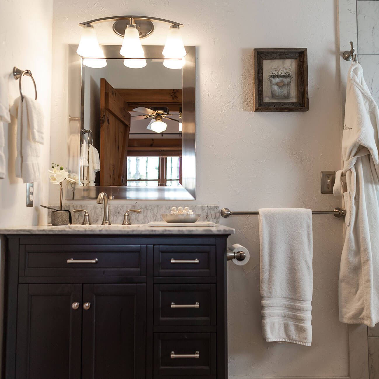 Bathroom of the Raspberry Hill vacation cabin