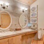 Bathroom sinks in Gazebo Cabin