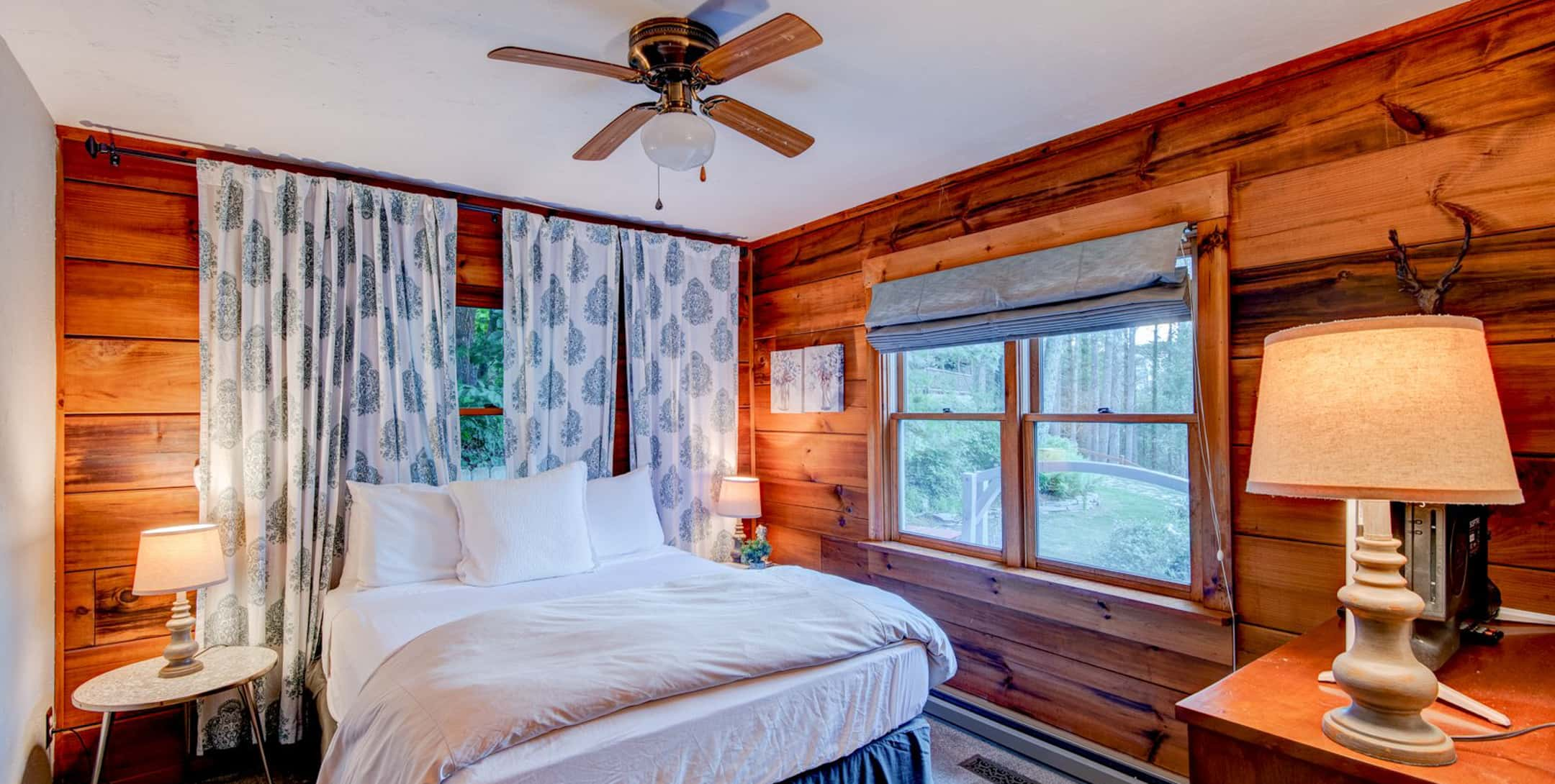 Downstairs bedroom at Raspberry Hill